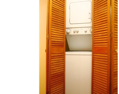 260 S 11th Street - Photo Thumbnail 7