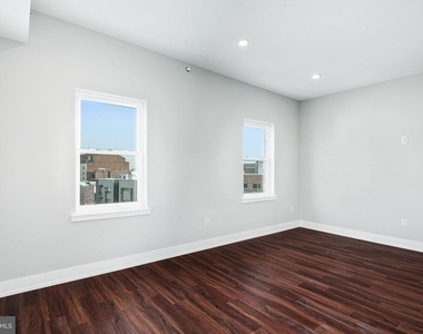 1527 Ridge Avenue - Photo Thumbnail 13