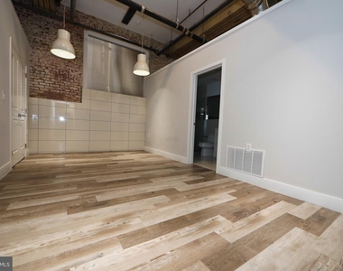 1822 E Glenwood - Photo Thumbnail 11