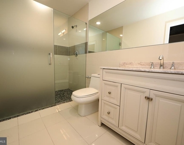 1822 E Glenwood - Photo Thumbnail 12