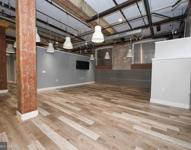 1822 E Glenwood - Photo Thumbnail 7