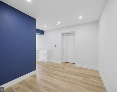 4522 Baker Street - Photo Thumbnail 4