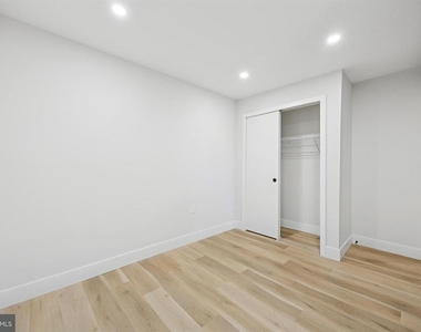 4522 Baker Street - Photo Thumbnail 3