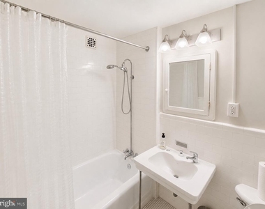 1324 Locust Street - Photo Thumbnail 12