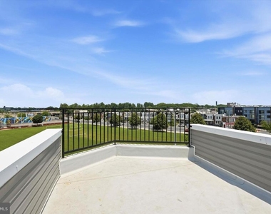 2440 E Harold Street - Photo Thumbnail 14