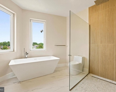 2440 E Harold Street - Photo Thumbnail 11