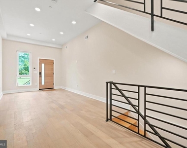 2440 E Harold Street - Photo Thumbnail 2