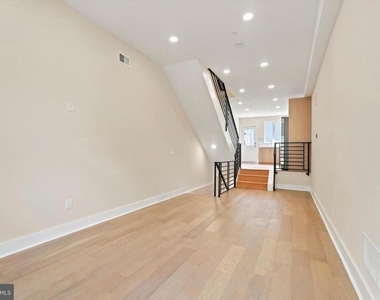 2440 E Harold Street - Photo Thumbnail 1