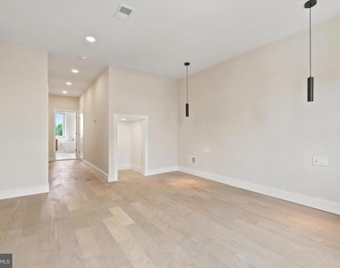 2440 E Harold Street - Photo Thumbnail 10
