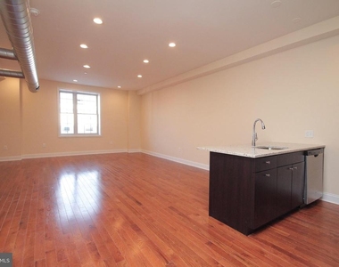 1218 S 8th Street - Photo Thumbnail 4