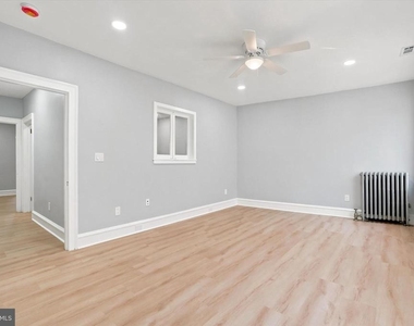5548 Ridge Avenue - Photo Thumbnail 10