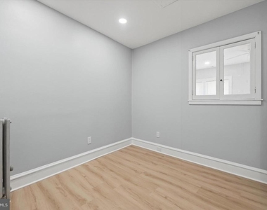 5548 Ridge Avenue - Photo Thumbnail 5