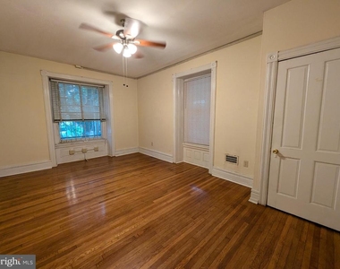 304 W School House Lane - Photo Thumbnail 9