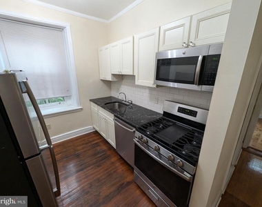 304 W School House Lane - Photo Thumbnail 3