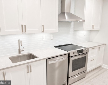 3133 Euclid Avenue - Photo Thumbnail 2