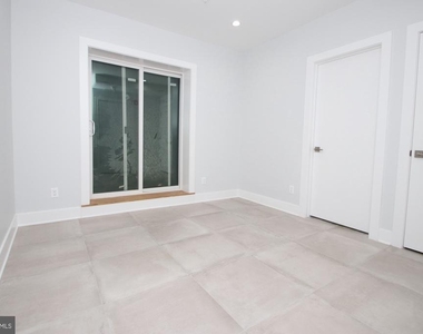 810 N Uber Street - Photo Thumbnail 19