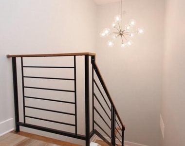810 N Uber Street - Photo Thumbnail 17