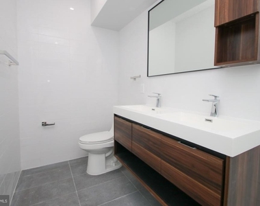 810 N Uber Street - Photo Thumbnail 31