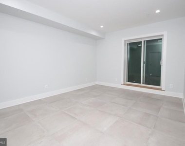 810 N Uber Street - Photo Thumbnail 26