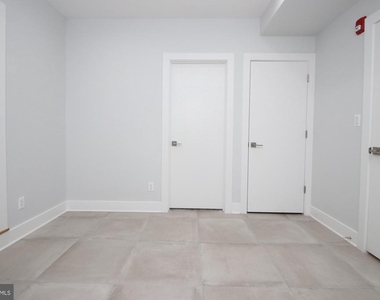 810 N Uber Street - Photo Thumbnail 20