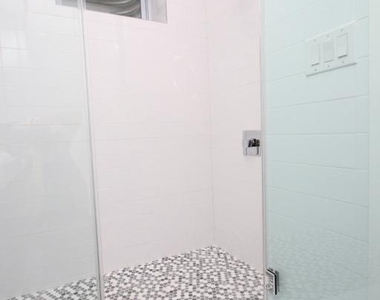 810 N Uber Street - Photo Thumbnail 32