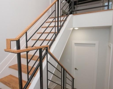 810 N Uber Street - Photo Thumbnail 18
