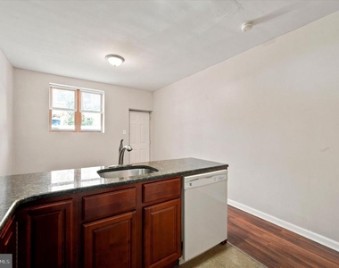 1241 S 8th Street - Photo Thumbnail 6