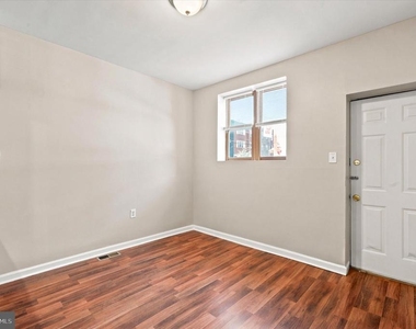 1241 S 8th Street - Photo Thumbnail 3