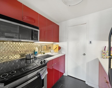 224 W Rittenhouse Square - Photo Thumbnail 4