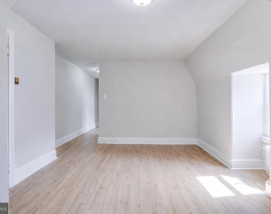 524 E Johnson Street - Photo Thumbnail 6