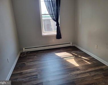 607 Swede Street - Photo Thumbnail 2