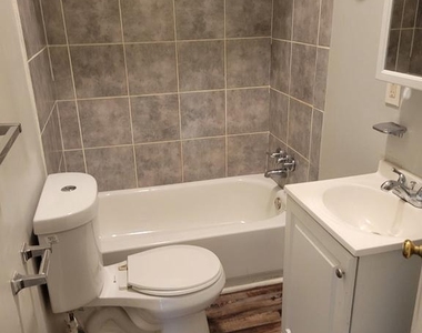 607 Swede Street - Photo Thumbnail 3