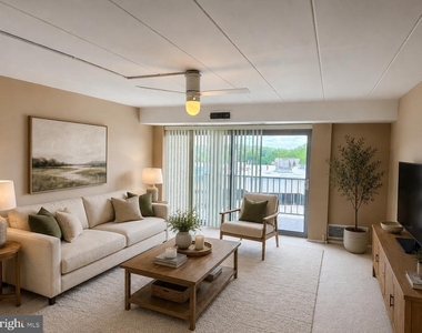 100 West Avenue - Photo Thumbnail 18