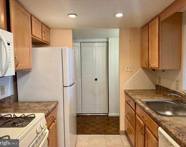 100 West Avenue - Photo Thumbnail 4