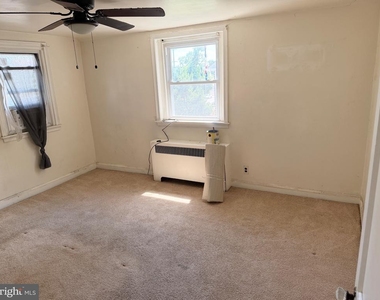1123 Chester Pike - Photo Thumbnail 7