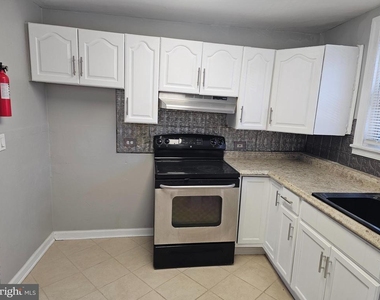 1301 Hook Road - Photo Thumbnail 9
