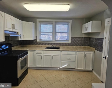 1301 Hook Road - Photo Thumbnail 10