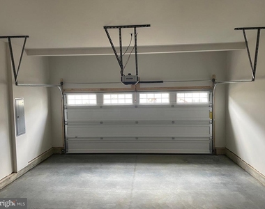 512 Lewis Street - Photo Thumbnail 8