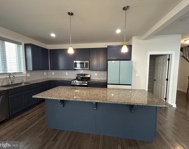 512 Lewis Street - Photo Thumbnail 46