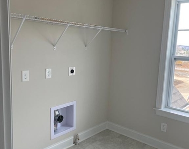 512 Lewis Street - Photo Thumbnail 16