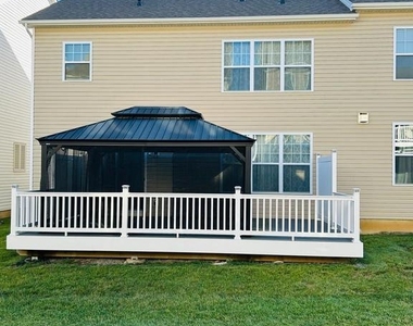 512 Lewis Street - Photo Thumbnail 11