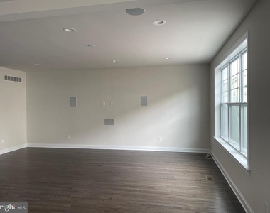 512 Lewis Street - Photo Thumbnail 7