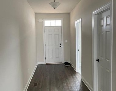 512 Lewis Street - Photo Thumbnail 1