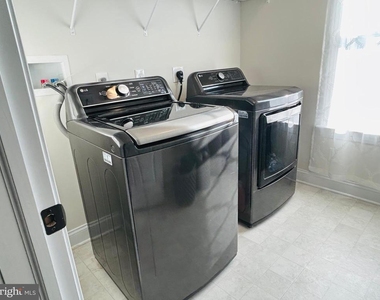 512 Lewis Street - Photo Thumbnail 15
