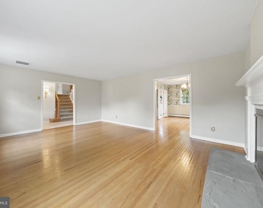 1026 Waltham Road - Photo Thumbnail 7