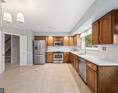 1026 Waltham Road - Photo Thumbnail 3