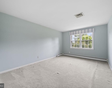 1026 Waltham Road - Photo Thumbnail 17