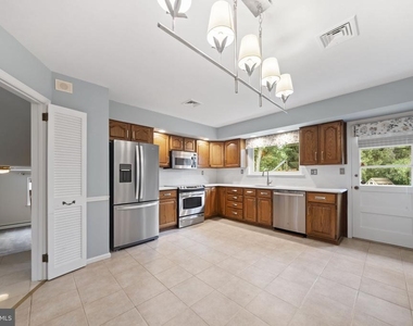 1026 Waltham Road - Photo Thumbnail 4