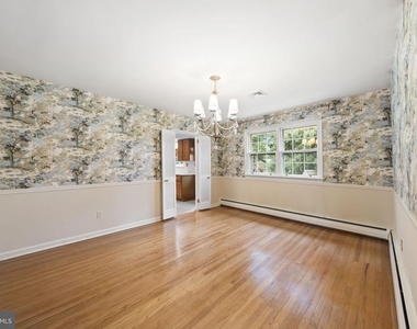 1026 Waltham Road - Photo Thumbnail 9