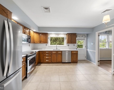 1026 Waltham Road - Photo Thumbnail 5